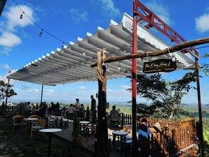 Mái xếp lượn sóng che nắng mưa quận Tân Bình