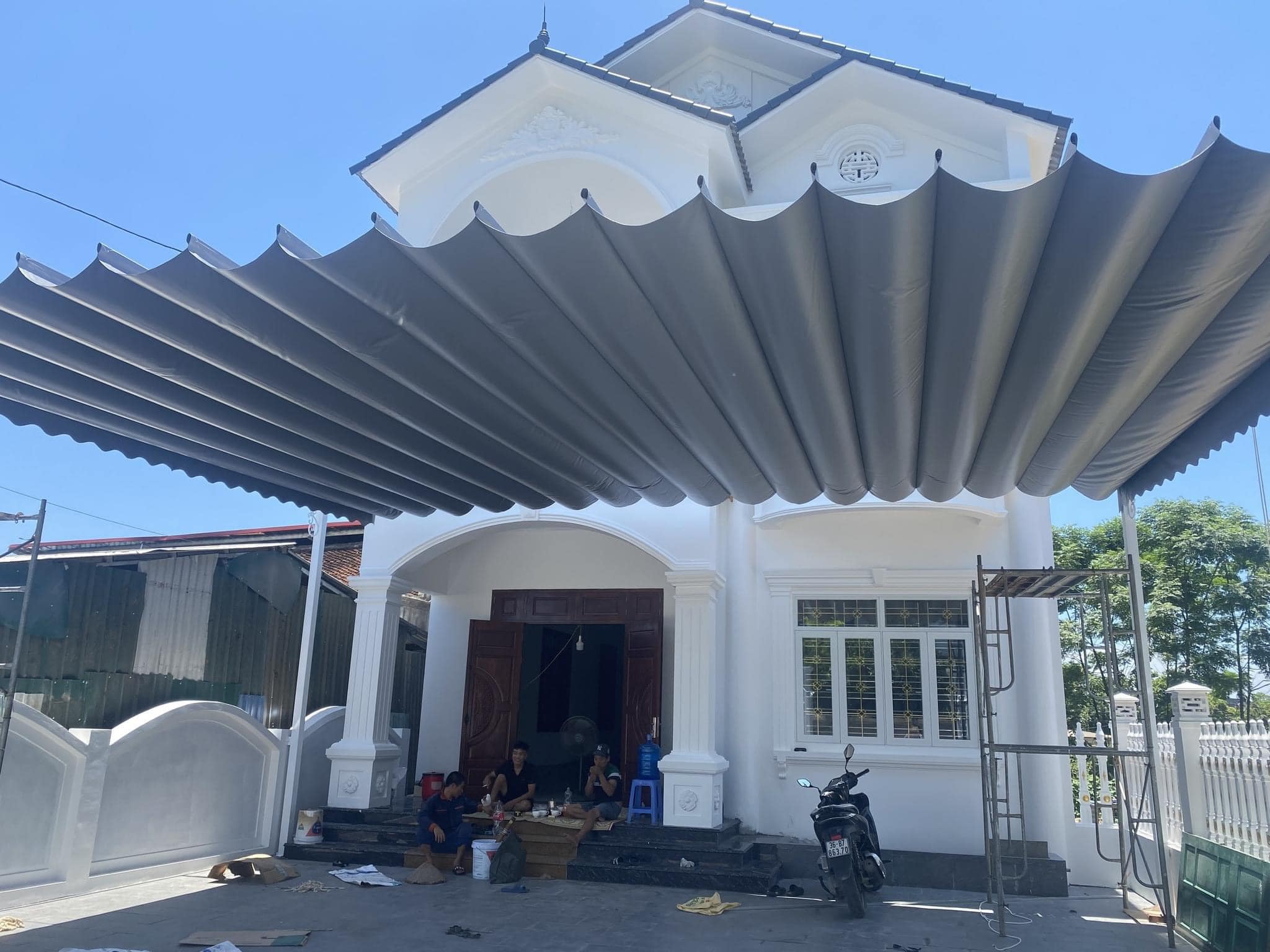 Mái hiên xếp lượn sóng di động ở Đồng Nai