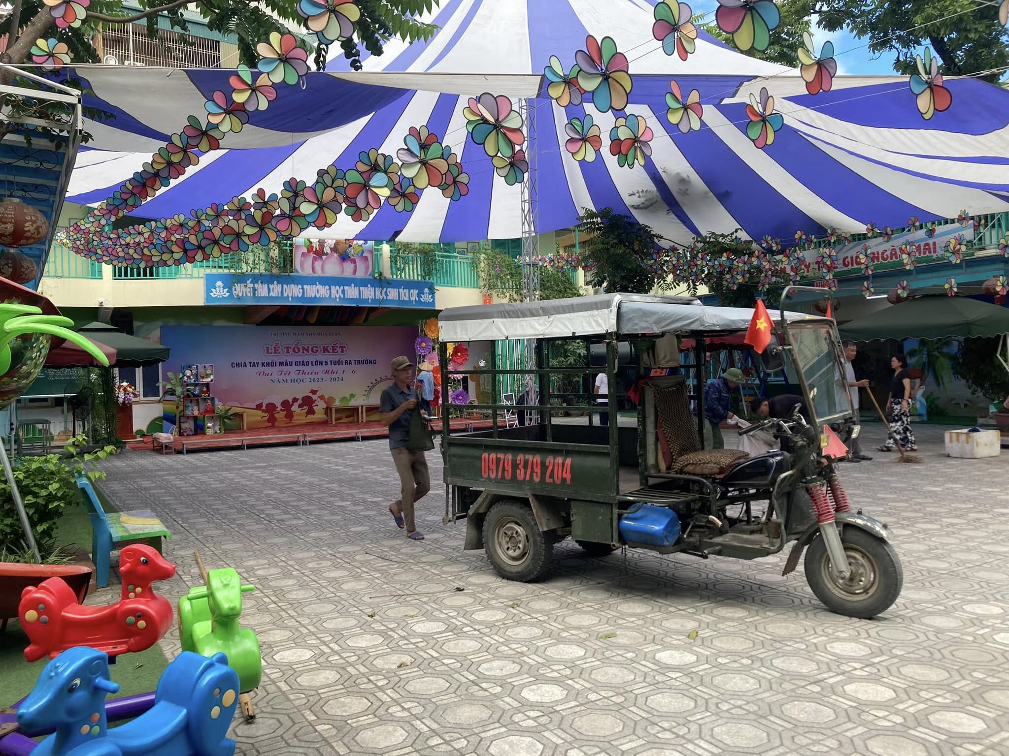 Dù che nắng sự kiện sân trường học ở Gia Lai Dù che nắng sự kiện sân trường học ở Gia Lai