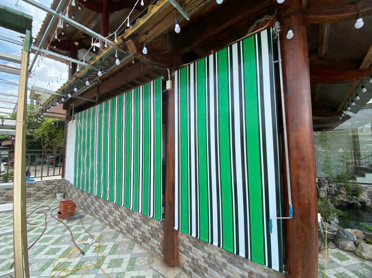 Bạt che nắng tự cuốn tay quay ở TPHCM