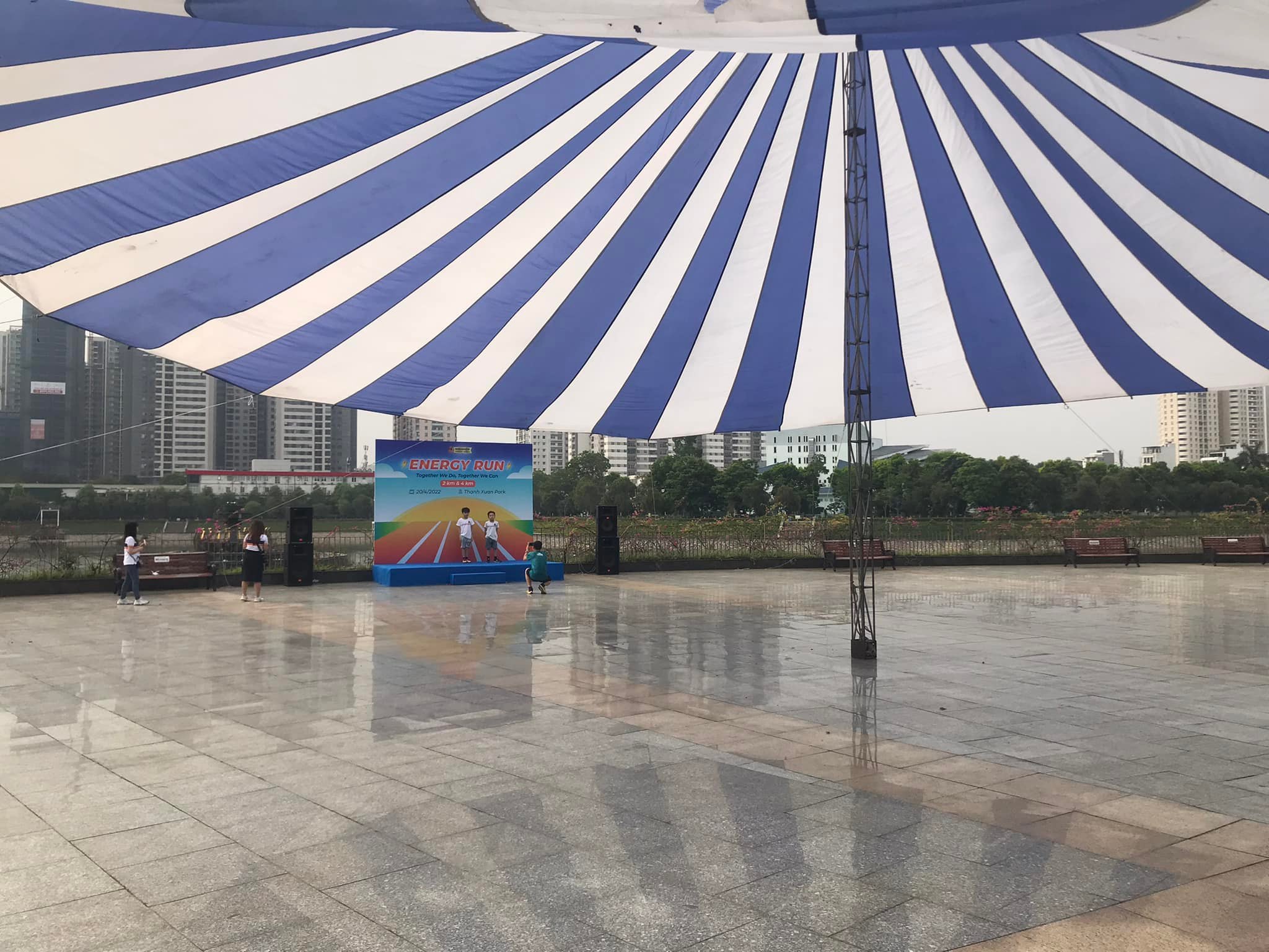 Dù che nắng sự kiện sân trường học ở Kon Tum Dù che nắng sự kiện sân trường học ở Kon Tum