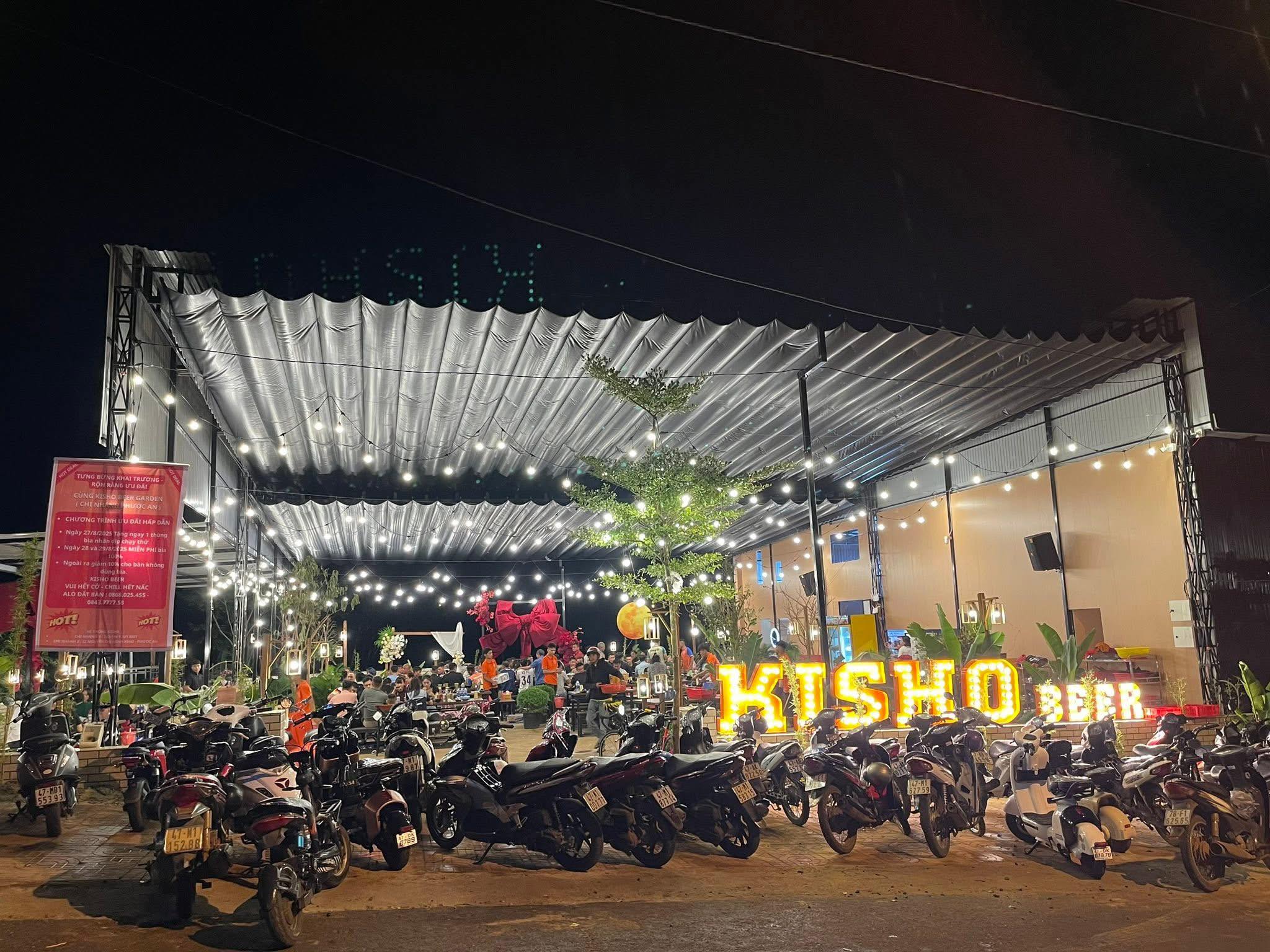 Mái xếp di động che nắng mưa nhà hàng ở TPHCM
